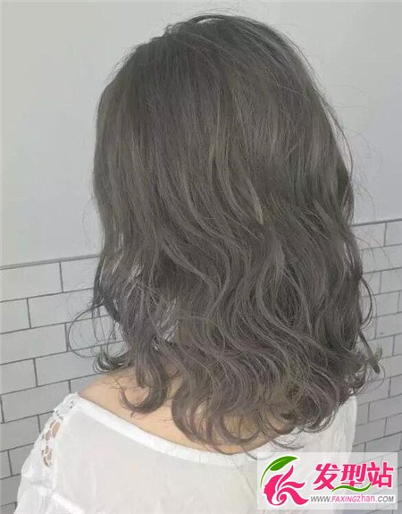 夏季冷色系发色 亚麻灰色染发-染发发型-发型站