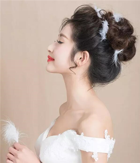 韩式新娘盘发2018 流行清新发型预测-新娘发型
