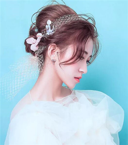 韩式新娘盘发2018 流行清新发型预测-新娘发型-发型站_最新流行发型设计发型图片与美发造型门户网