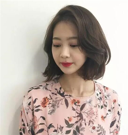 韩式短发女2018 内弯Ω发型-韩式发型-发型站