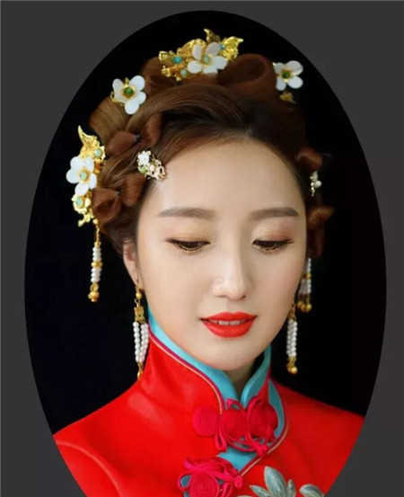 中式秀禾服新娘发型 传统古典倾国新娘