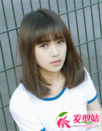 最新中长发直发发型校园风更加迷人4