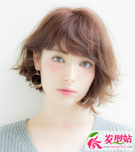 女星都爱的微卷波波头随性慵懒女神范十足