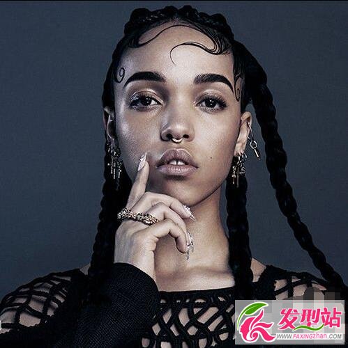 罗伯特·帕丁森未婚妻摇滚歌手fka twigs图片