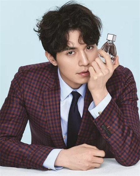 韩式双逗号刘海 男生发型流行趋势