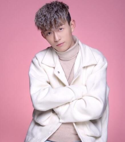 非诚勿扰张昊天个人资料微博照片撞脸朱亚文获女嘉宾主动告白