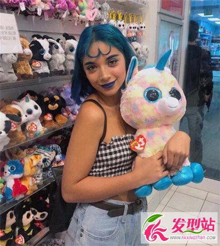 个性心形刘海 凹出甜美时髦