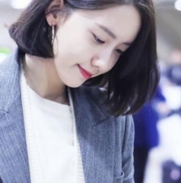 �̷��ÿ����ǳ����ÿ� С�ɲ����ʶ�Kedall Jenner����