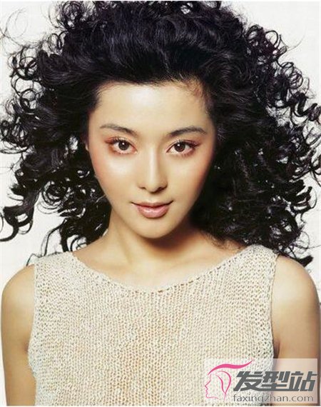 女生短发烫什么流行锡纸烫彰显夸张的美