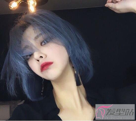 短发染什么颜色洋气 冷色系染发显白时髦