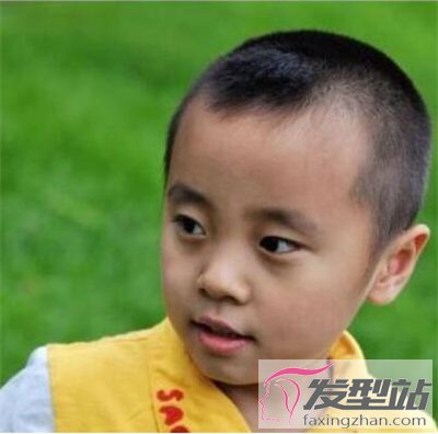 儿童发型短发寸头小男孩剪完帅翻天