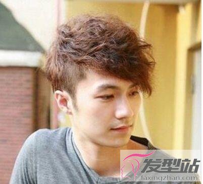 男士自然卷适合什么发型 问答 发型站 最新流行发型设计发型图片与美发造型门户网