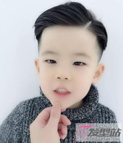 婴儿发型男0-1岁短发图片