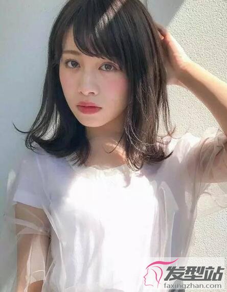 最流行女生锁骨发发型气质减龄发型太火太迷人