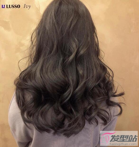 女生慵懒微卷烫发型 要卷不卷的自然系卷发