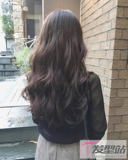 长头发女生怎么烫好看温婉柔美尽显女神气质