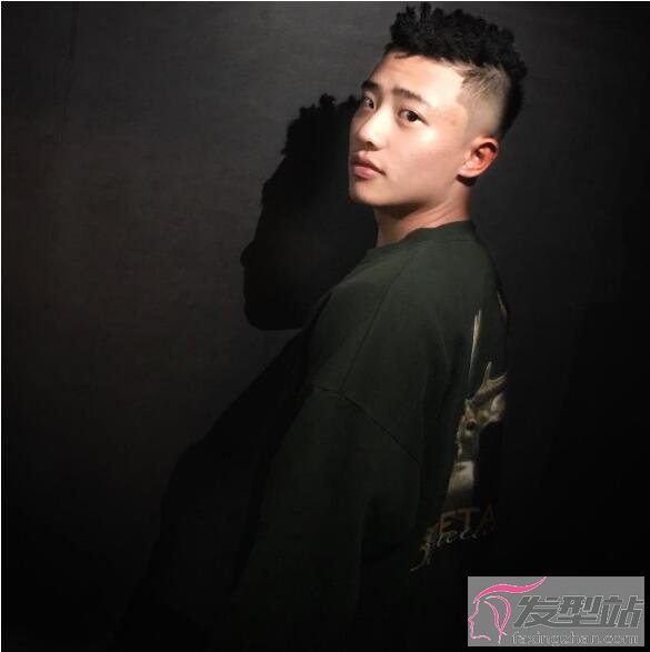 男生嘻哈雷鬼头造型个性发型让你与众不同