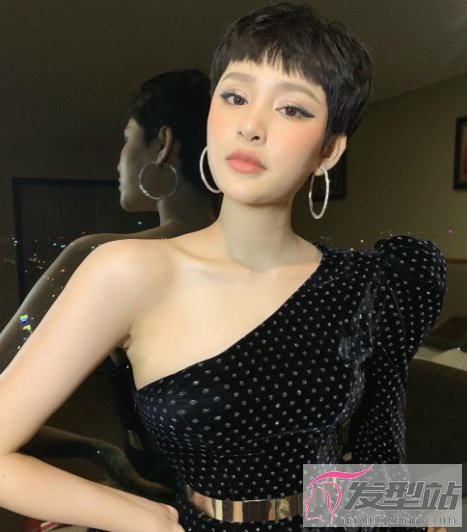 女生眉上刘海超短发发型推荐 减龄显气质打造时尚女王