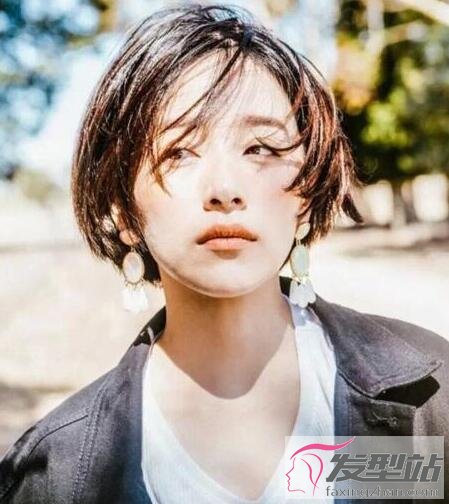 女生自然短碎发发型层次感剪裁美得清新自然