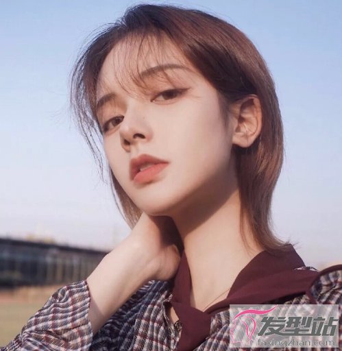 染发剂怎么选颜色好看 自己买的染发剂怎么调色