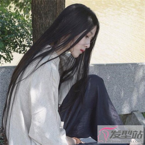 及腰长发怎么弄好看 长直或长卷仙气满满_发型站_最新流行发型设计发