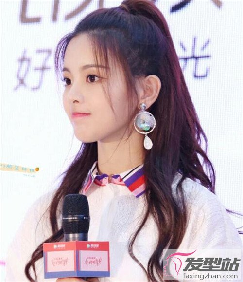鹅蛋脸适合什么发型 气质扎发甜美灵动