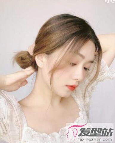 韩式低扎发型简单图片