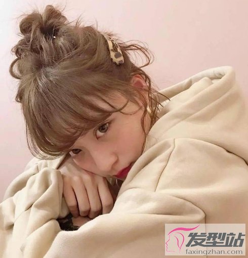 日式少女丸子头发型推荐高扎丸子头甜美减龄巨显气质
