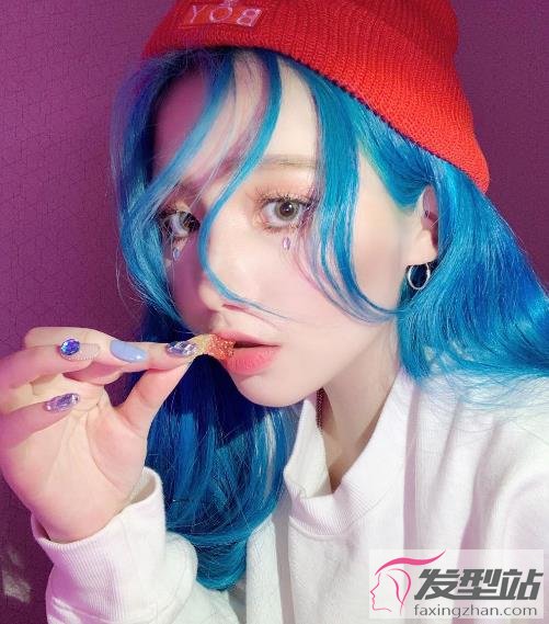 绝美"女团发色"图鉴 蓝色头发潮翻天太吸睛_发型站