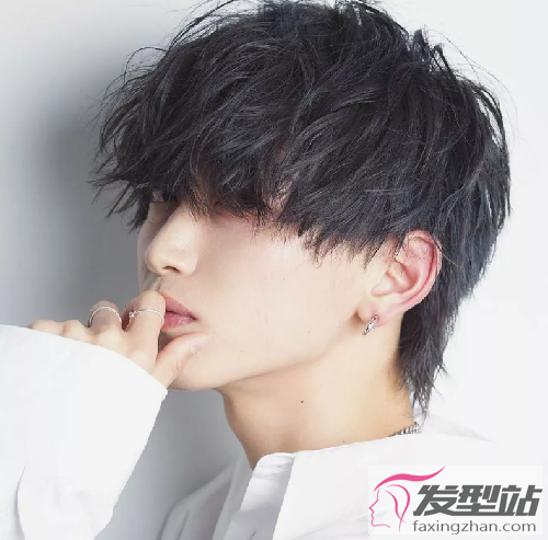 选秀热门日系烫发最新人气男生发型