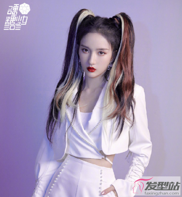 硬糖少女全员双马尾造型 酷飒干练美翻全场_发型站_最新流行发型设计