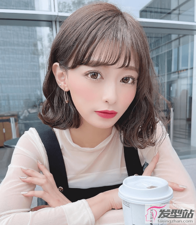 瘦脸减龄蛋卷头推荐 时尚小姐姐必备烫发_发型站_最新流行发型设计