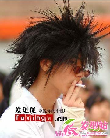 主流男生爆炸树立发型烫