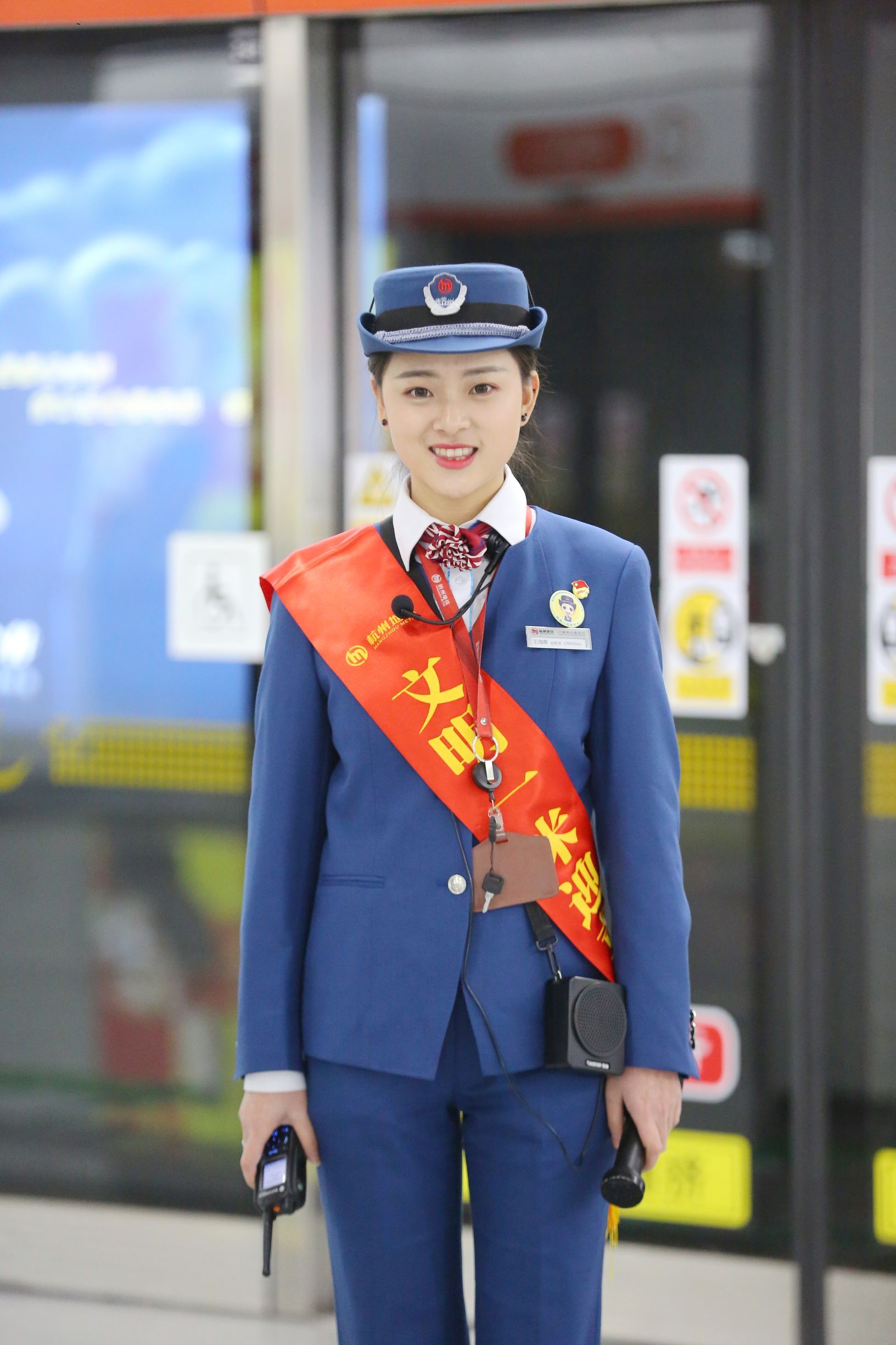 杭州95后最美地铁女神王海燕资料微博神似赵丽颖自称不想当网红