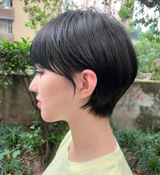 清爽利落的女生短发推荐 头发这么剪又甜又飒 - 女士短发 - 发型站